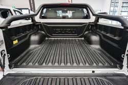 2025 Isuzu D-MAX BLADE