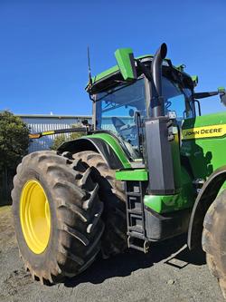 2023 John Deere 8R 310