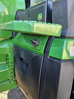 2023 John Deere 8R 310