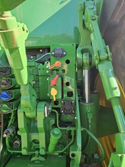 2023 John Deere 8R 310