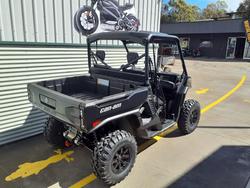 2026 Can-Am Defender XT HD11 Defender Black