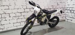 2026 Triumph TF 450-E Off Road Black