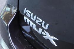 2017 Isuzu MU-X LS-T