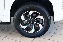 2024 Mitsubishi Pajero Sport GLS