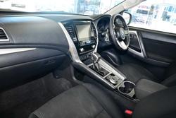 2024 Mitsubishi Pajero Sport GLS