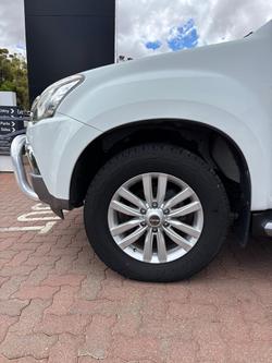 2018 Isuzu MU-X LS-T