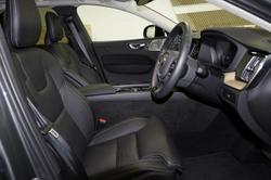 2025 Volvo XC60 Ultra B5 Dark