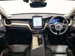 2025 Volvo XC60 Ultra B5 Dark