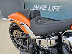 2023 HARLEY-DAVIDSON FXBR BREAKOUT (117) Orange