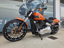 2023 HARLEY-DAVIDSON FXBR BREAKOUT (117) Orange