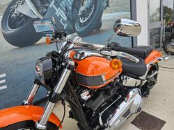 2023 HARLEY-DAVIDSON FXBR BREAKOUT (117) Orange