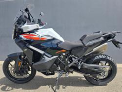 2026 KTM 1390 Super Adventure S Super Adventure Black
