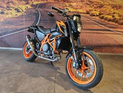 2017 KTM 690 Duke R Duke