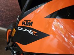2017 KTM 690 Duke R Duke