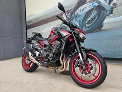 2024 Kawasaki Z900 (ZR900) Red