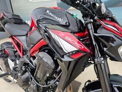 2024 Kawasaki Z900 (ZR900) Red