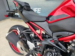 2024 Kawasaki Z900 (ZR900) Red