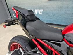 2024 Kawasaki Z900 (ZR900) Red