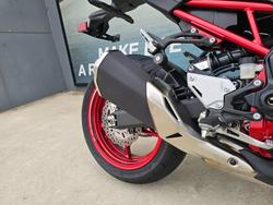 2024 Kawasaki Z900 (ZR900) Red