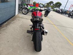 2024 Kawasaki Z900 (ZR900) Red