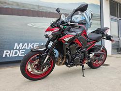 2024 Kawasaki Z900 (ZR900) Red