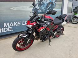 2024 Kawasaki Z900 (ZR900) Red