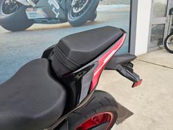 2024 Kawasaki Z900 (ZR900) Red