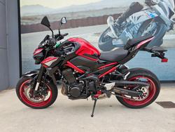 2024 Kawasaki Z900 (ZR900) Red