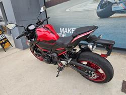 2024 Kawasaki Z900 (ZR900) Red