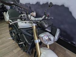 2012 Triumph STREET TRIPLE WHITE