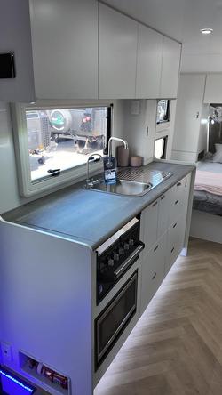 2026 Platinum 19'6 Terra Cafe