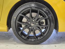 2018 Renault Clio R.S. 200 Sport IV B98 Phase 2 Liquid Yellow