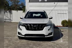 2025 Mahindra XUV700 AX7L