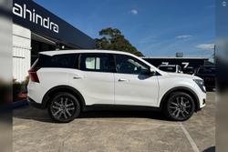 2025 Mahindra XUV700 AX7L