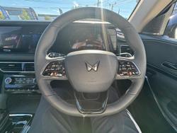 2025 Mahindra XUV700 AX7L