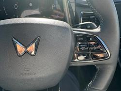 2025 Mahindra XUV700 AX7L