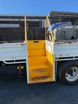 2017 Isuzu F Series FRR110-260