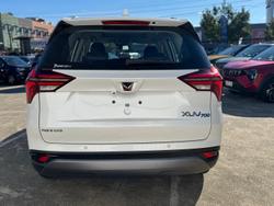 2025 Mahindra XUV700 AX7L