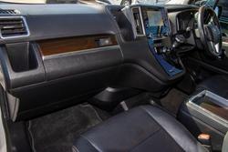 2019 Toyota Granvia VX