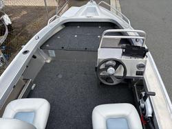 2026 Stacer 429 Outlaw Side Console