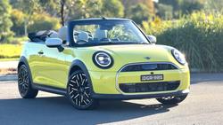 2026 MINI Cooper C Favoured