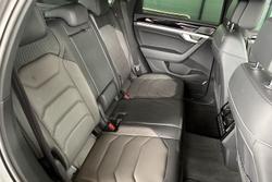 2022 Volkswagen Touareg 210TDI R-Line