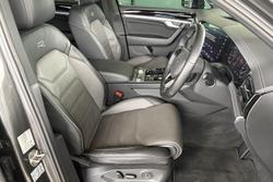 2022 Volkswagen Touareg 210TDI R-Line