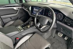 2022 Volkswagen Touareg 210TDI R-Line