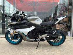 2026 CFMOTO 2026 CF MOTO 450CC 450 SR S Road NEBULA WHITE