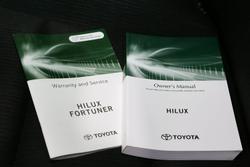 2023 Toyota Hilux SR5