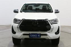 2023 Toyota Hilux SR5