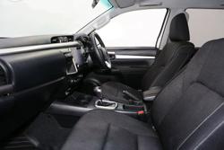 2023 Toyota Hilux SR5