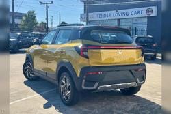 2025 Mahindra XUV3XO AX7L