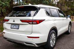 2021 Mitsubishi Outlander LS